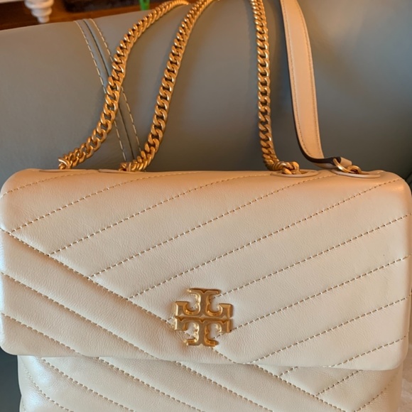 Tory Burch Cream Kira Chevron Quilted purse. - Picture 2 of 12